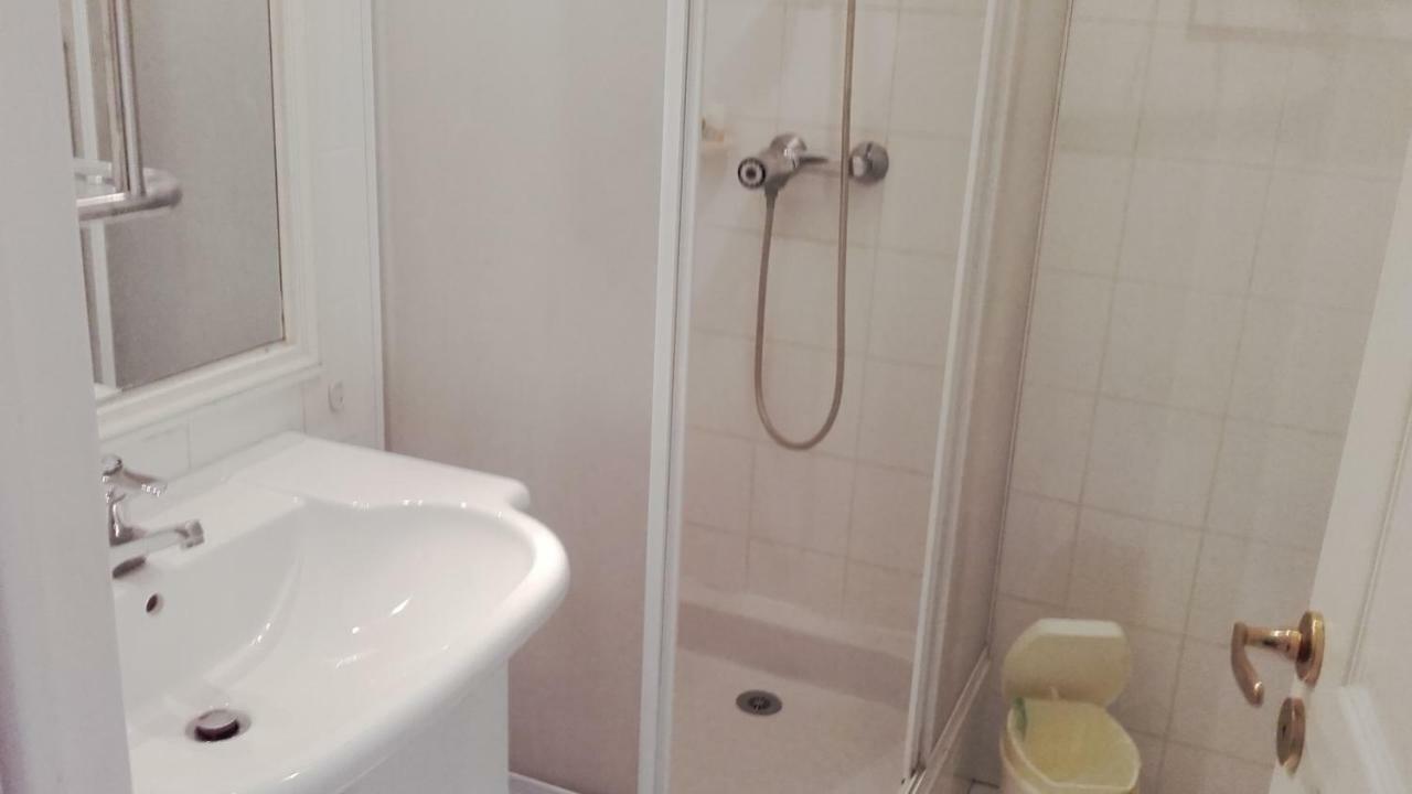 22 Place Saint-Roch Menton Exterior foto